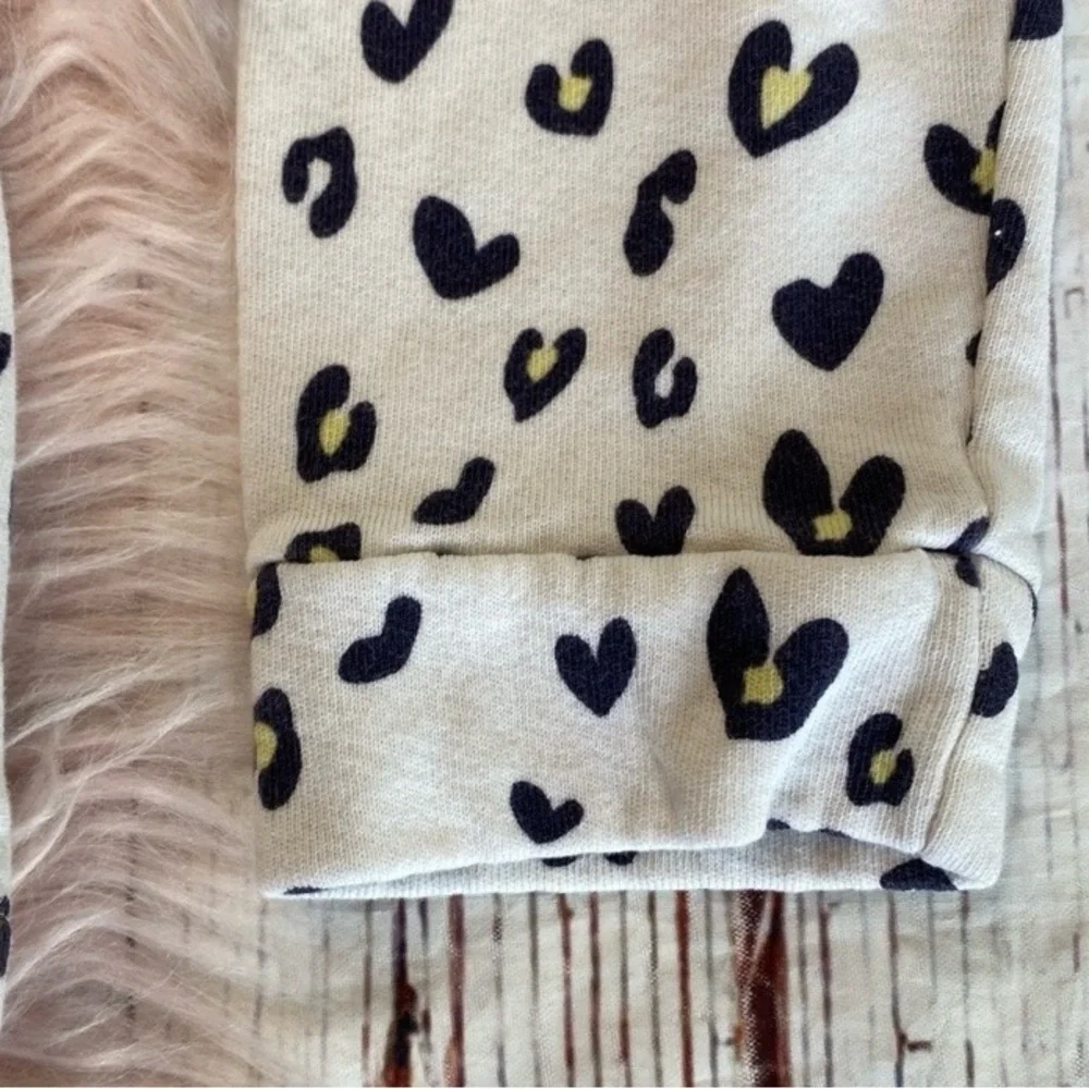 Monrow White Raglan Black Leopard Hearts Sweatshirt, Size Large - Picture 6 of 10